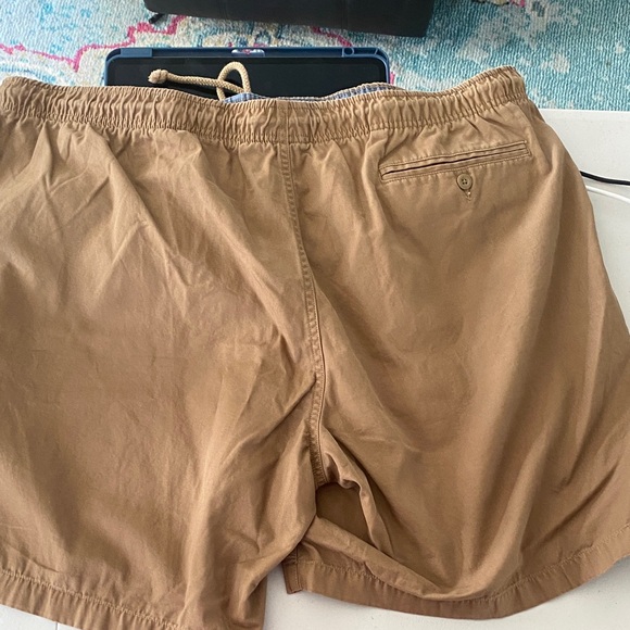 L.L. Bean Men's Athletic Shorts in Tan - Picture 2 of 3